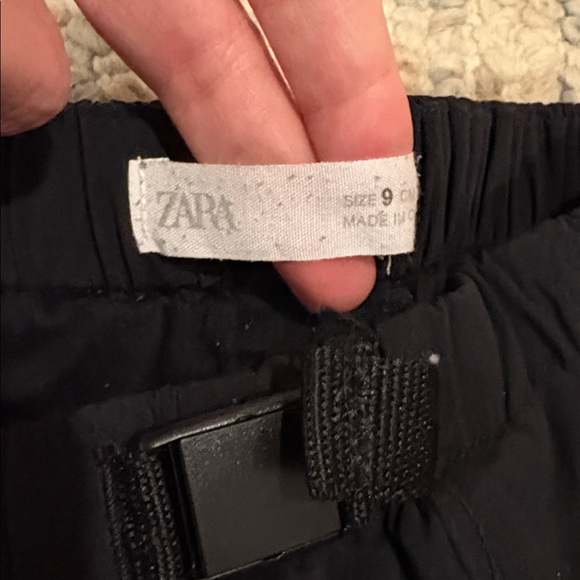 Zara Boy’s Black Cargo Pants - Warm Lining - Size 9 - Picture 2 of 10